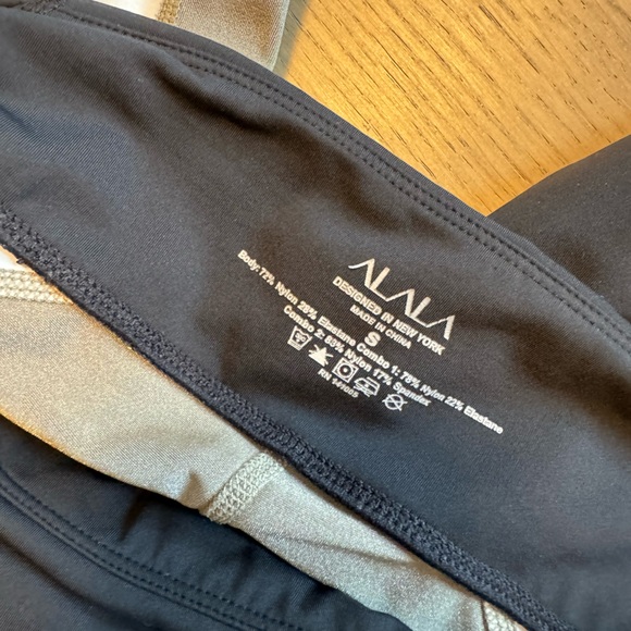 Alala Biker short (S) AND sports bra (M) matching set - Picture 11 of 16